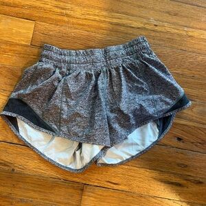 Lululemon hotty hots 2.5 inch